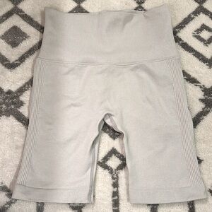 Naturyl Sculpted Biker Shorts Grey Sz S/M